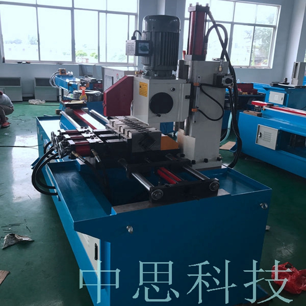 切管機(jī)采購回去之后，很多企業(yè)并沒有完全了解切管機(jī)使用的工人